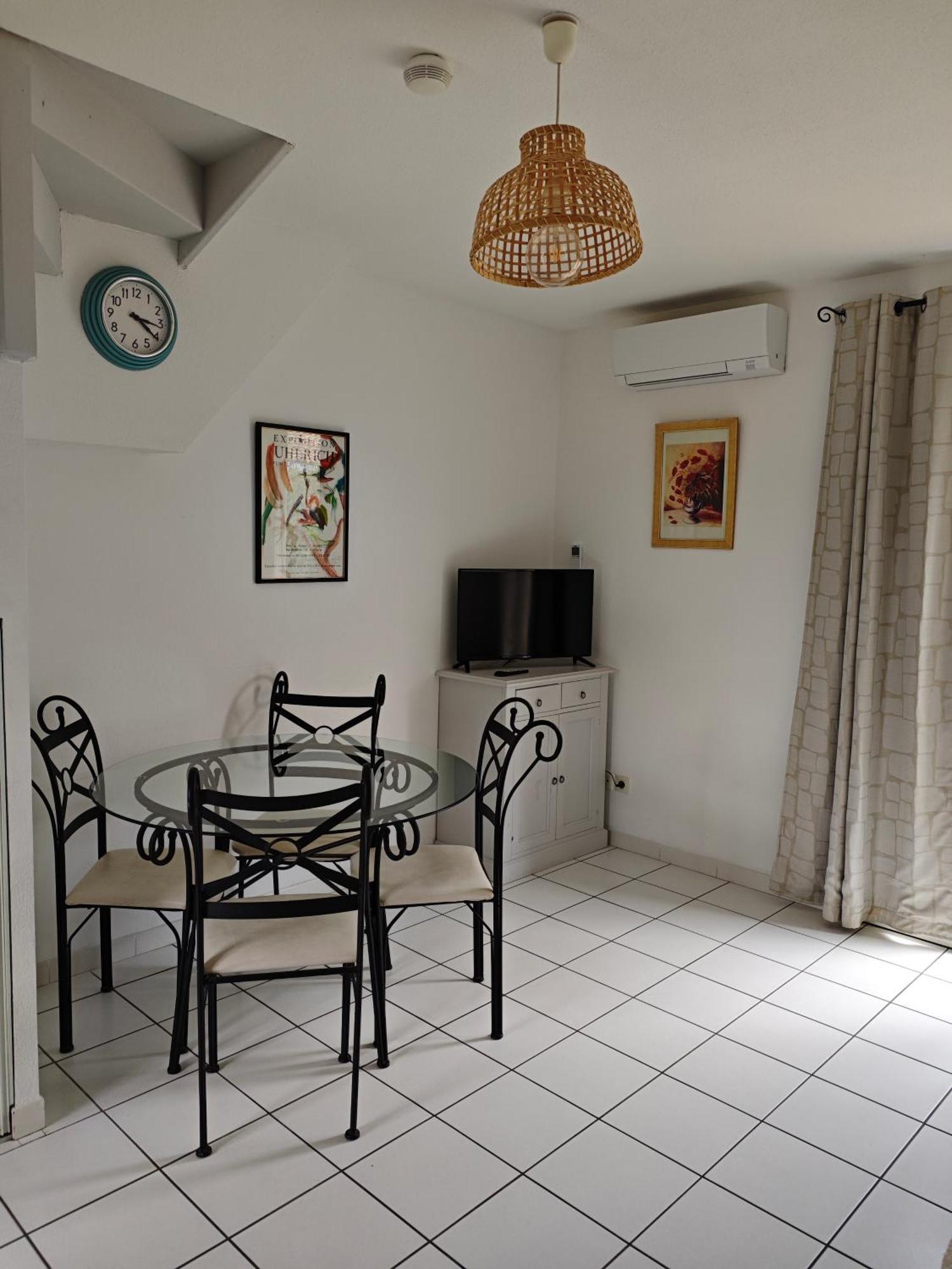 La Provencale Apartment Saint-Saturnin-les-Avignon Exterior photo